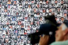 Washington_Newseum_journalists_wall.jpg