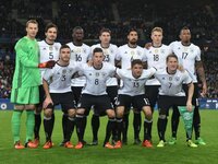 2053711945-deutschland-kader-fussball-em-2016-MmoW5n4F2a7_20160609_185704.jpg