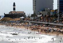 800px-Praia_da_Barra_na_v%C3%A9spera_do_Carnaval_2008_de_Salvador.jpg 800px-Praia_da_Barra_na_v%C3%A9spera_do_Carnaval_2008_de_Salvador.jpg