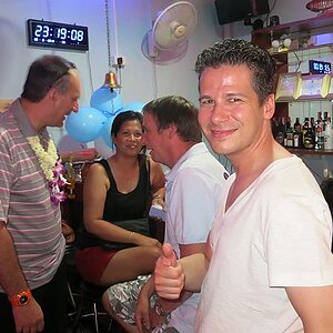 26.06.2013 Smurf Bar