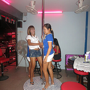 04.10.2013 Smurf Bar