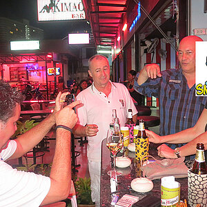 04.11.2013 Smurf Bar