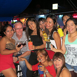 06.11.2013 Smurf Bar