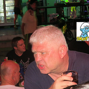 07.11.2013 Smurf Bar