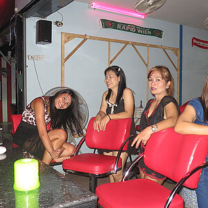 10.11.2013 Smurf Bar