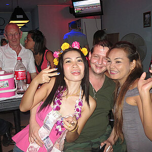 04.12.2013 Smurf Bar