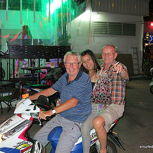 2014-02-23 Smurf Bar