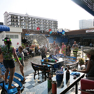 2014-04-16 Smurf Bar