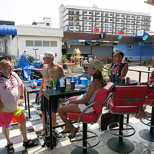 2014-04-16 Smurf Bar