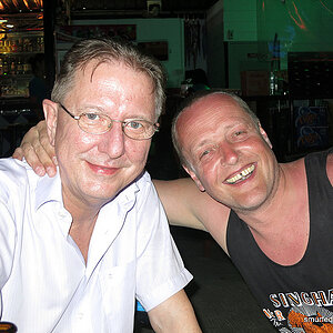 2014-04-18 Smurf Bar