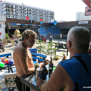 2014-04-19 Smurf Bar