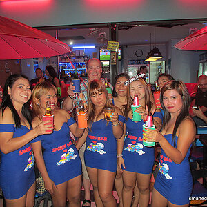 2014-06-13 Smurf Bar