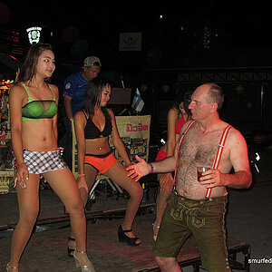 2014-06-27 Smurf Bar