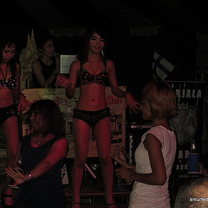 2014-06-27 Smurf Bar