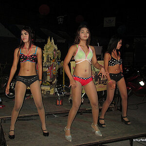 2014-06-27 Smurf Bar