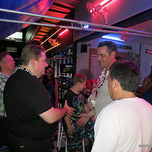 2014-08-10  Smurf Bar