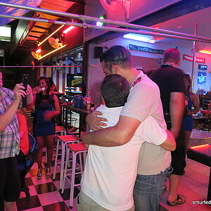 2014-08-10  Smurf Bar