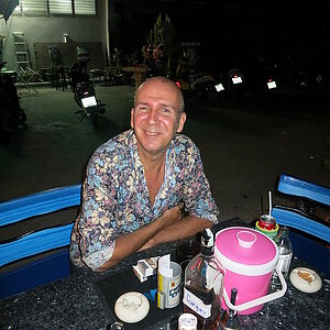 2014-08-12  Smurf Bar