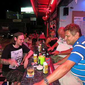 2014-08-17  Smurf Bar