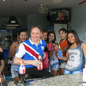 2014-08-17  Smurf Bar