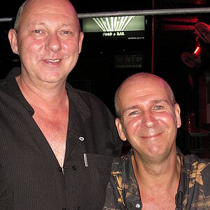 2014-08-26  Smurf Bar