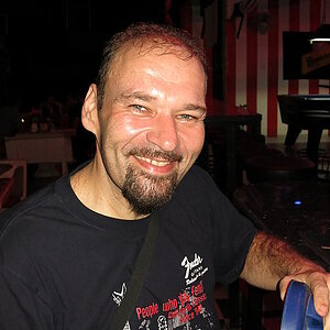 2014-08-27  Smurf Bar