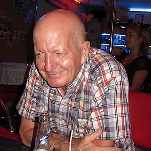 2014-08-27  Smurf Bar