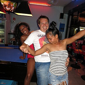 2014-09-07  Smurf Bar