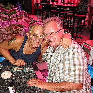 2014-09-15  Smurf Bar