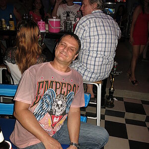 2014-10-12  Smurf Bar