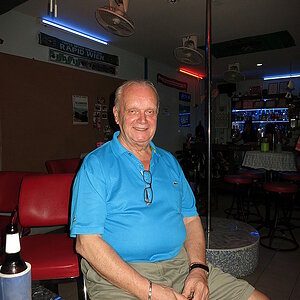 2014-10-12  Smurf Bar