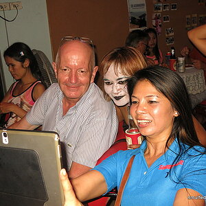 2014-10-3!  Smurf Bar