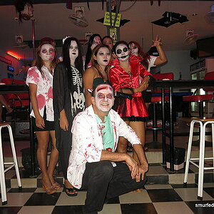 2014-10-3!  Smurf Bar