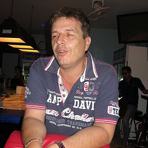 2014-10-3!  Smurf Bar