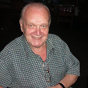 2014-10-3!  Smurf Bar