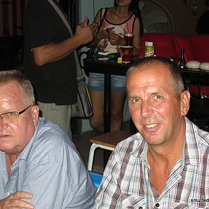 2014-10-3!  Smurf Bar