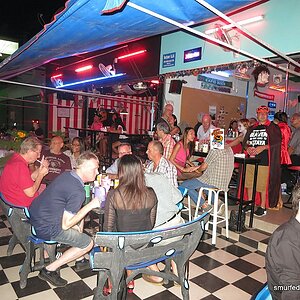 2014-10-31  Smurf Bar