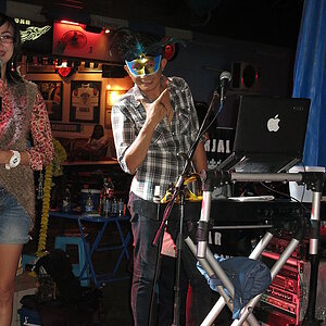 2014-10-31  Smurf Bar