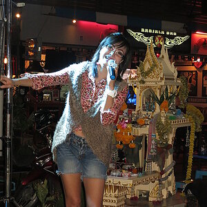 2014-10-31  Smurf Bar