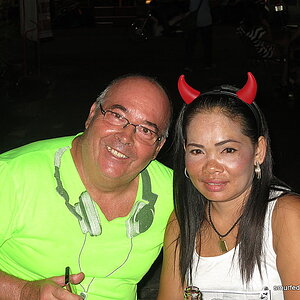 2014-10-31  Smurf Bar