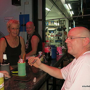 2014-11-08  Smurf Bar