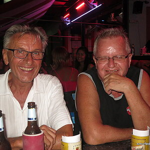 2014-11-11  Smurf Bar