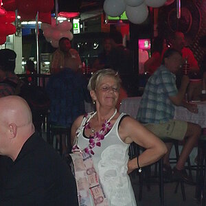 2014-11-15  Smurf Bar