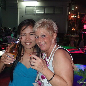 2014-11-15  Smurf Bar