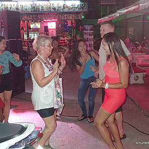 2014-11-15  Smurf Bar