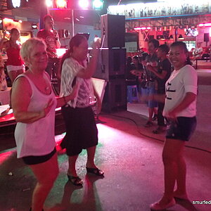 2014-11-15  Smurf Bar