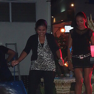 2014-11-15  Smurf Bar