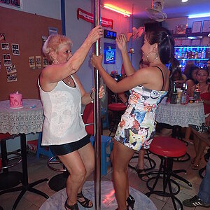 2014-11-15  Smurf Bar