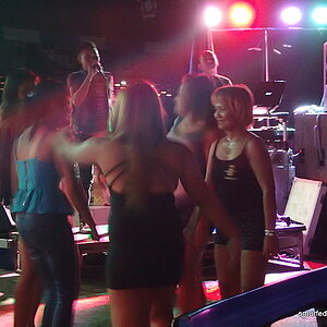 2014-11-15  Smurf Bar