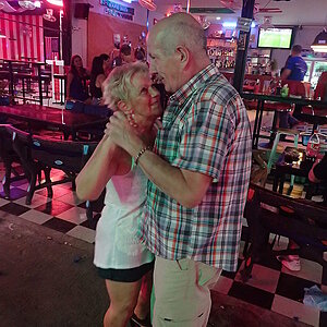 2014-11-15  Smurf Bar